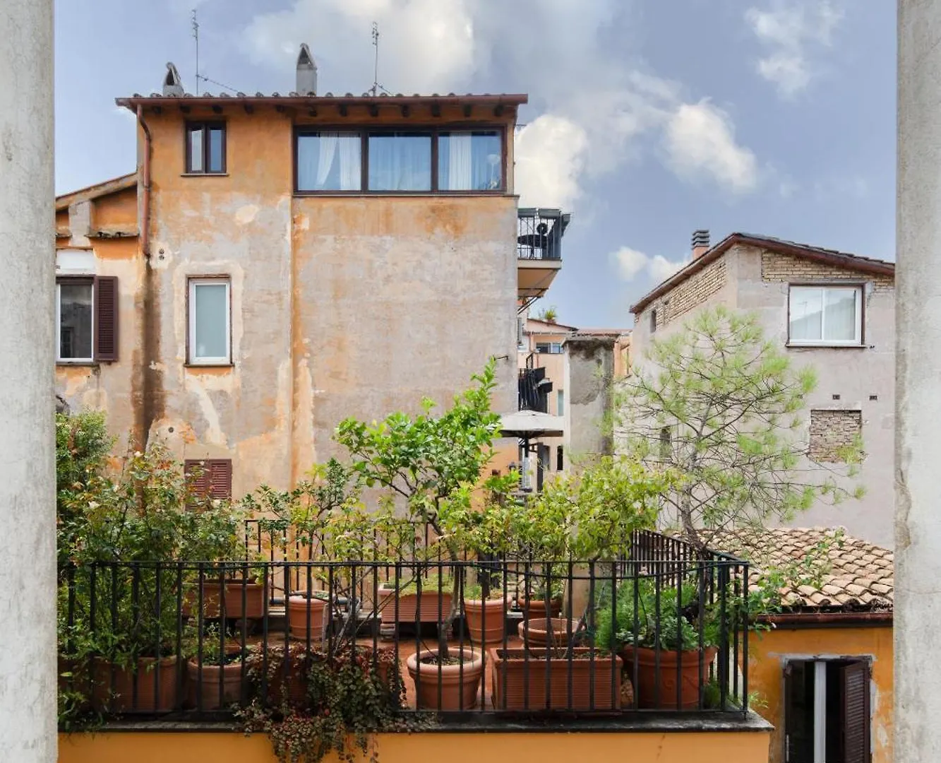 Casa Mandes Spanish Steps Rome Apartment